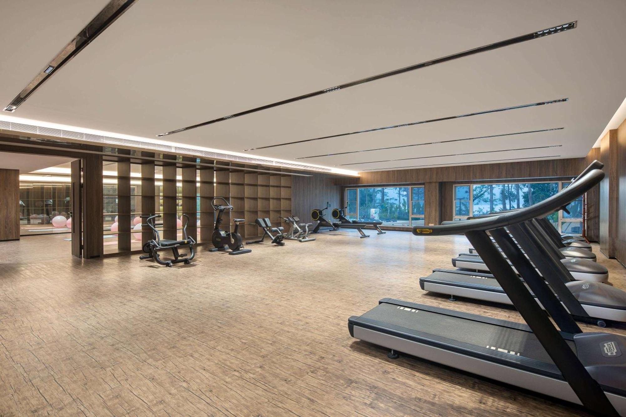 Wyndham Grand Zhaoqing Downtown Hotel Екстериор снимка