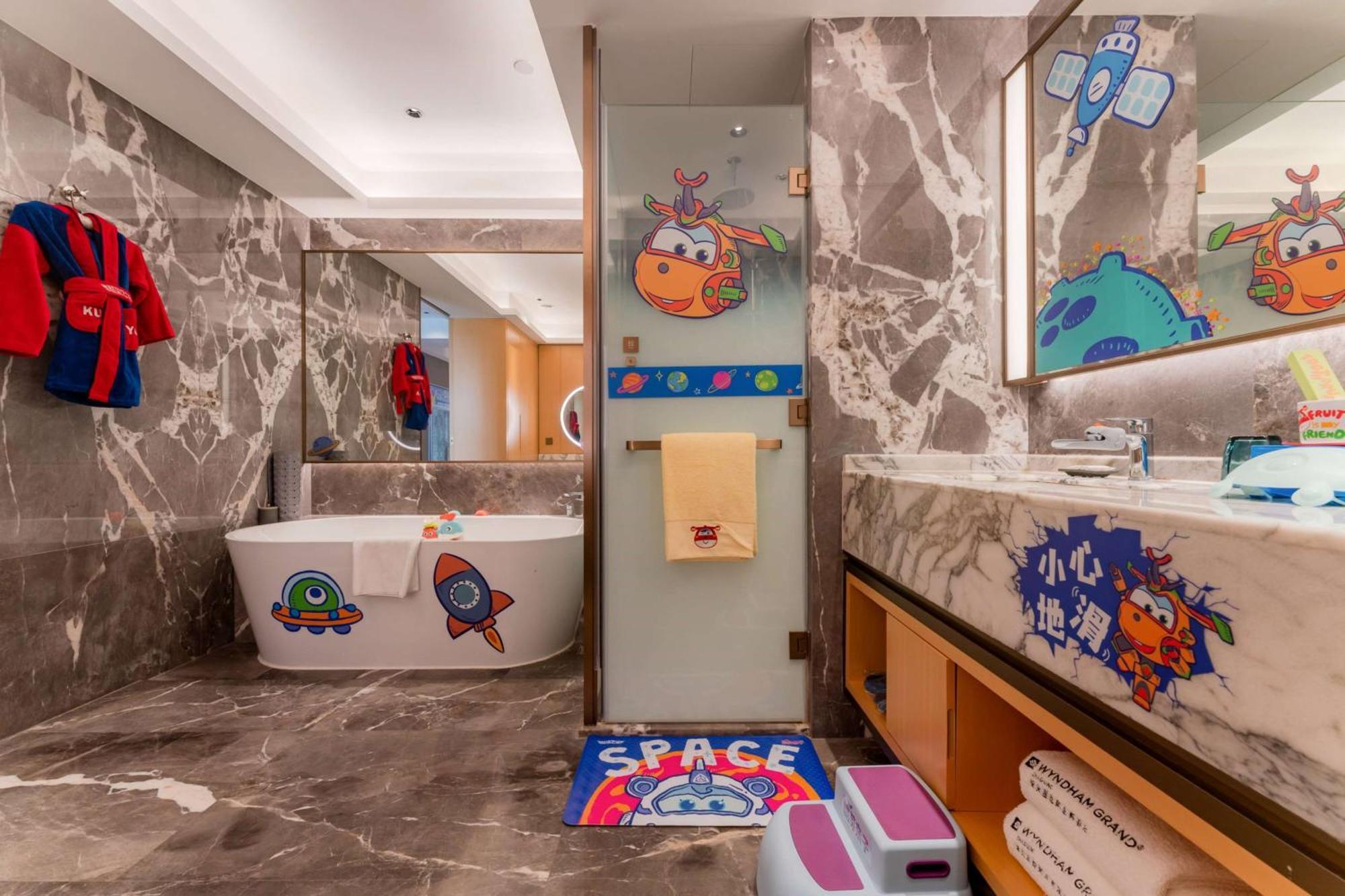 Wyndham Grand Zhaoqing Downtown Hotel Екстериор снимка