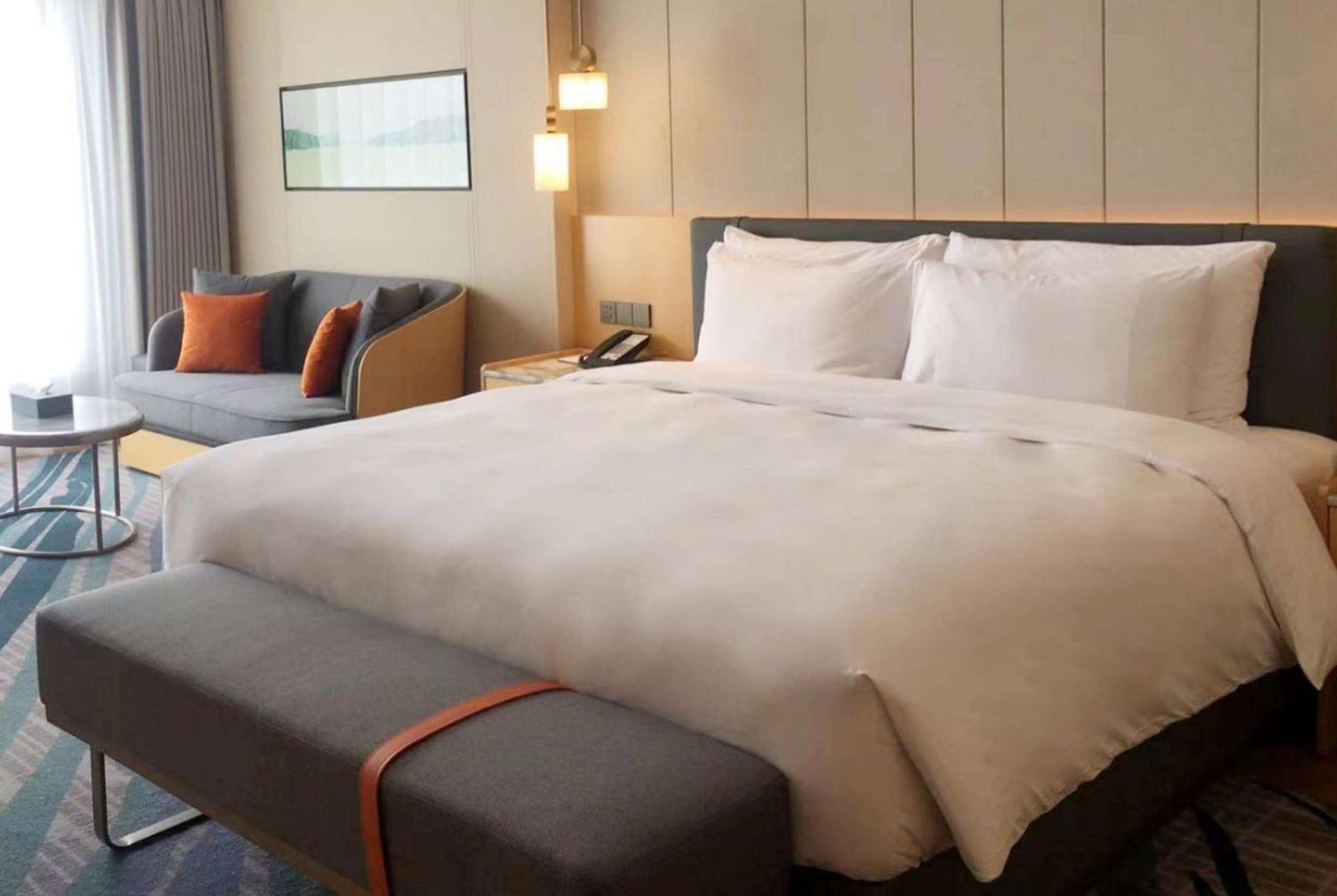 Wyndham Grand Zhaoqing Downtown Hotel Екстериор снимка